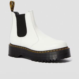2976 smooth leather platform Chelsea boots